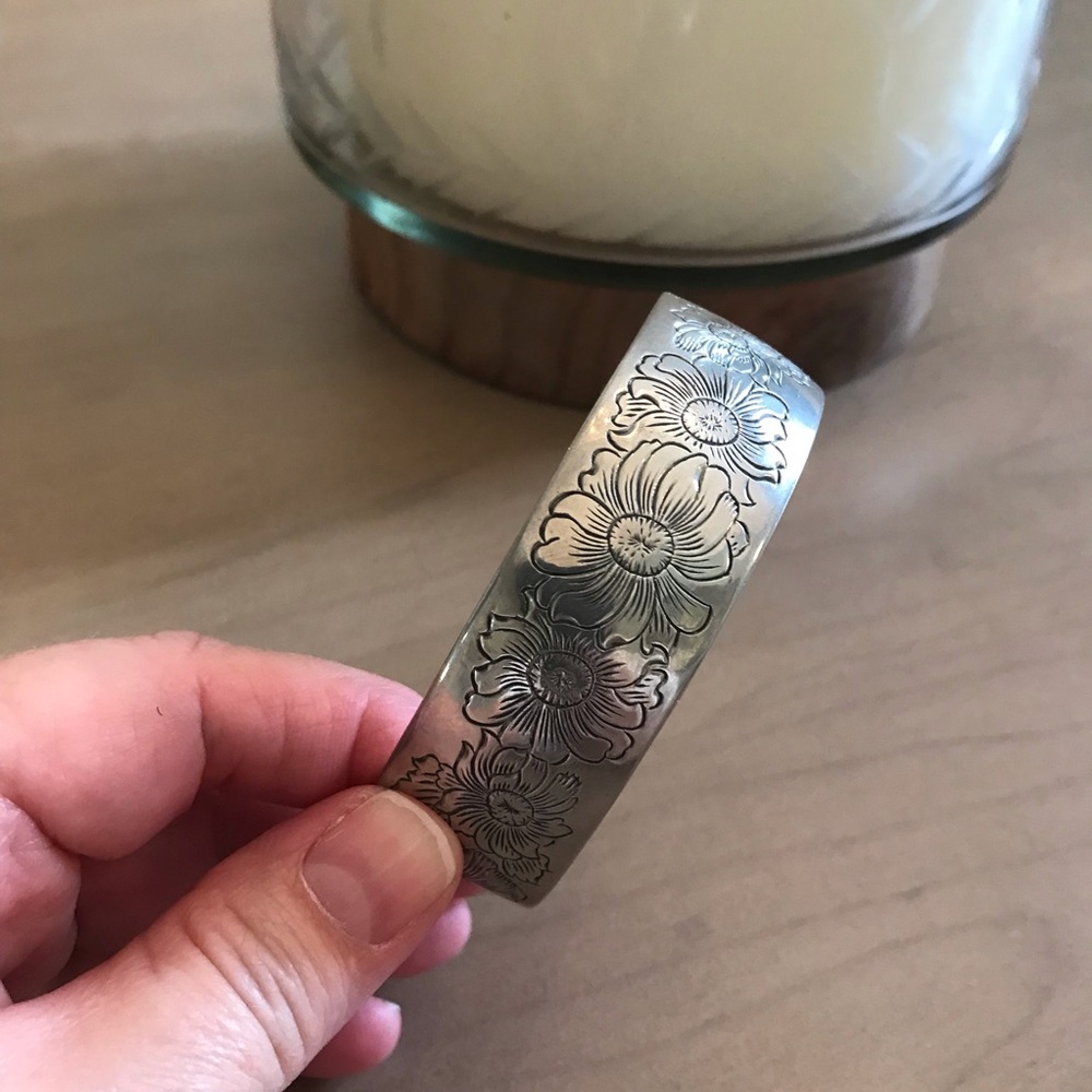 Vintage Kirk Pewter Daisy Pattern Bangle Bracelet